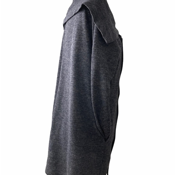 Gray Long Sleeves Sweater Size Large - Picture 4 of 8